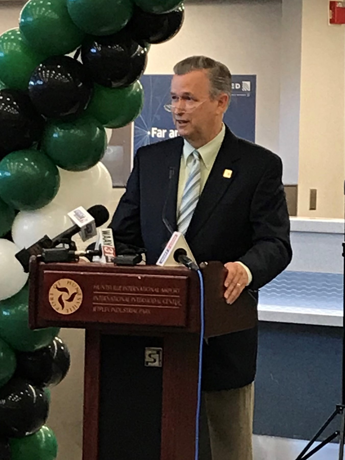 Huntsville International, Frontier Airlines Woo Leisure Travelers With