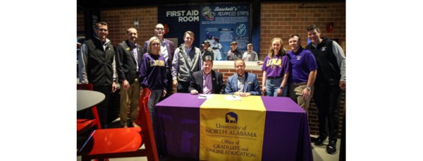 UNA MartinFed sign learning agreement to benefit employees