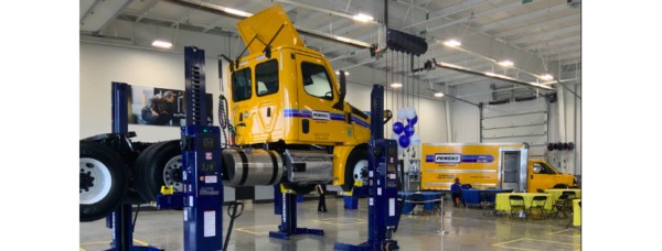Penske Truck Leasing Opens Newly Designed One Stop Shop to Serve Customers